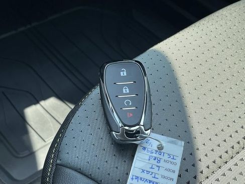 New 2026 Chevrolet Trax LT w/ LT Convenience Package FWD image 27