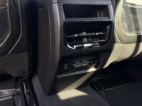 Used 2024 Jeep Grand Cherokee Limited w/ Black Appearance Package AWD/4WD image 27