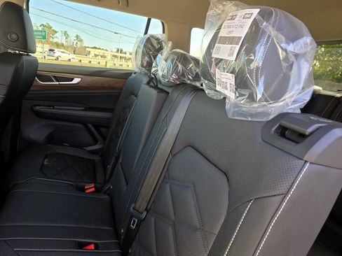 New 2026 Volkswagen Atlas SE image 24