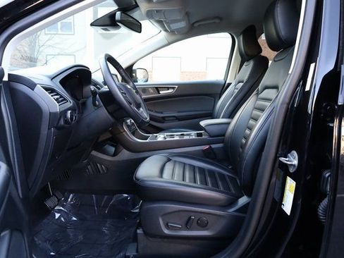 Used 2024 Ford Edge SEL image 11