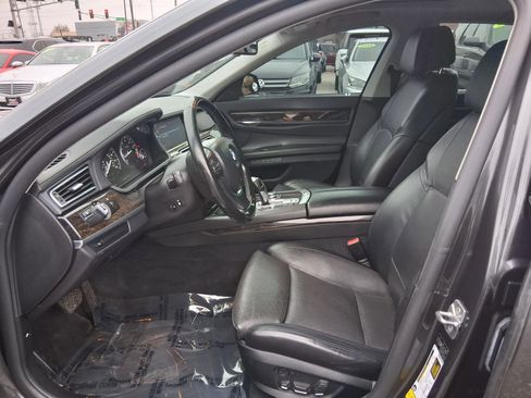 Used 2012 BMW 750i xDrive image 12