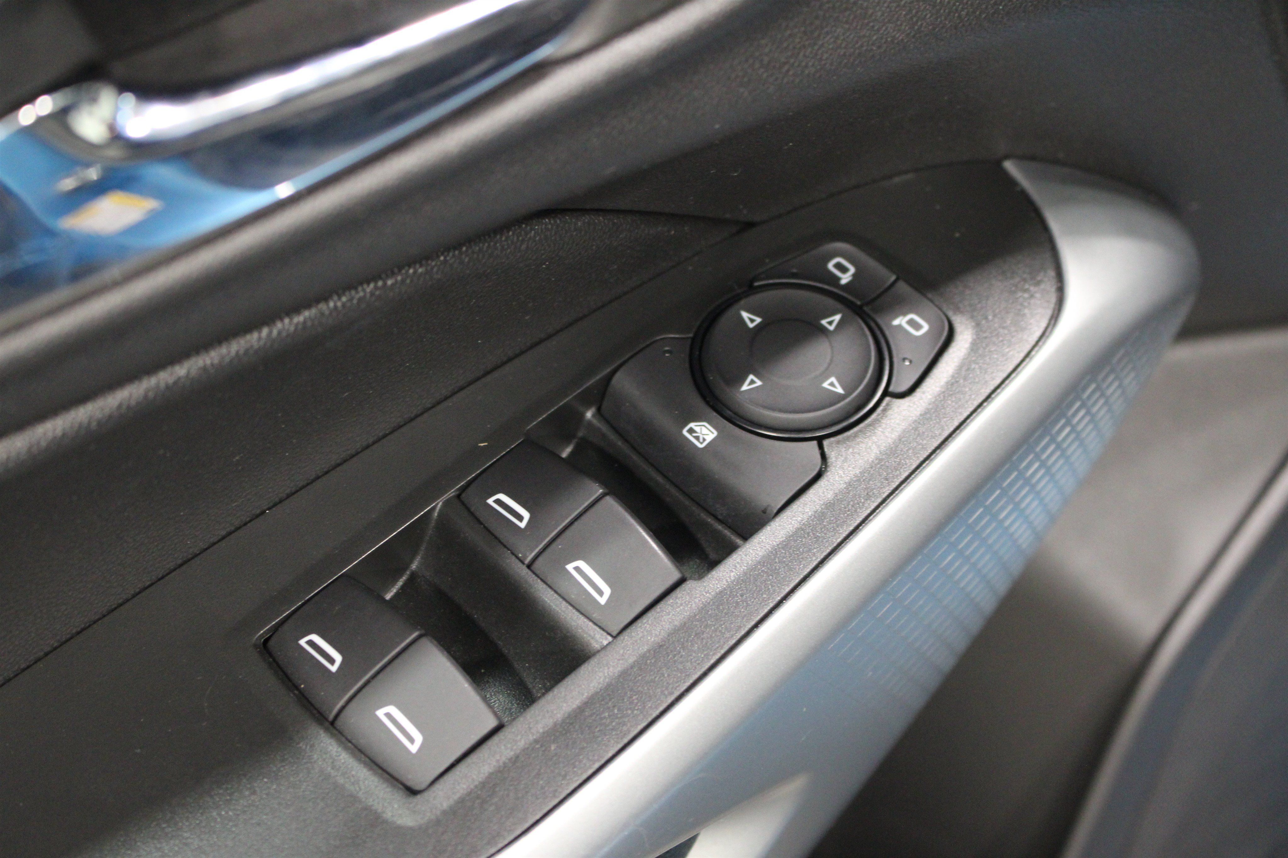 Used 2025 Chevrolet Trax RS w/ Driver Confidence Package FWD image 7