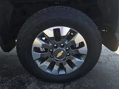 Used 2022 Chevrolet Silverado 2500 Custom w/ Custom Value Package AWD/4WD image 41