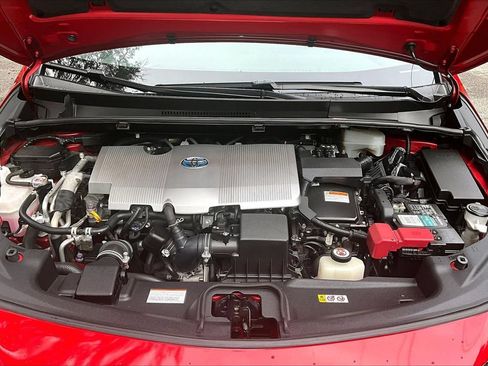 Used 2021 Toyota Prius Prime LE FWD image 30