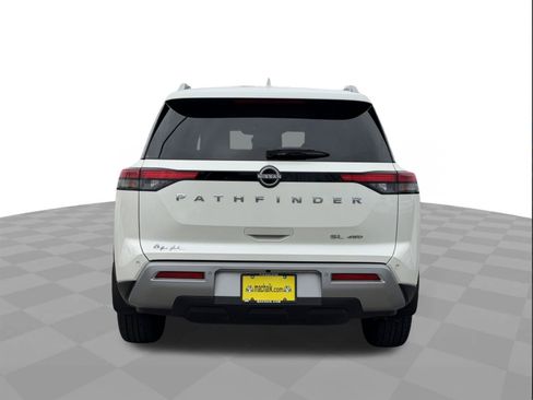 Used 2024 Nissan Pathfinder SL AWD/4WD image 4