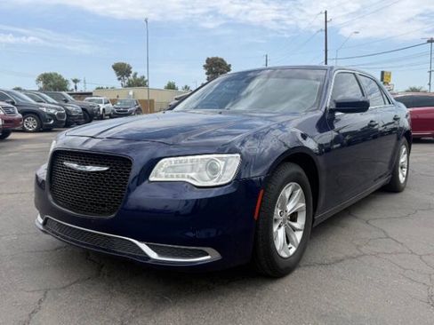 Used 2016 Chrysler 300 Limited RWD image 7