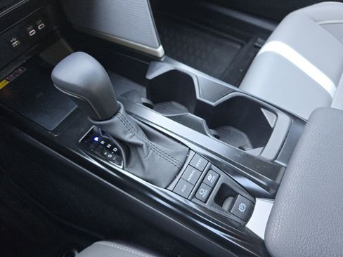 Used 2025 Toyota Camry SE image 24