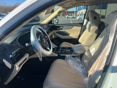 New 2025 Acura MDX SH-AWD image 9