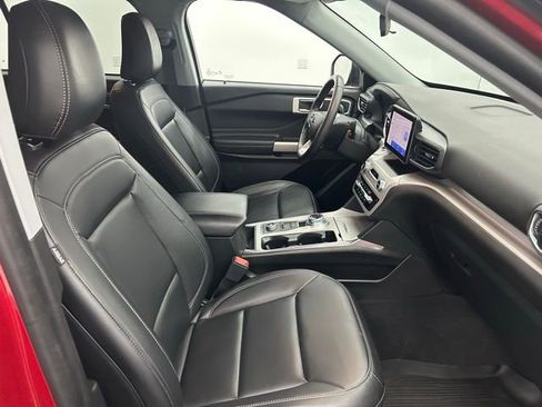 Used 2023 Ford Explorer XLT w/ Equipment Group 202A image 33