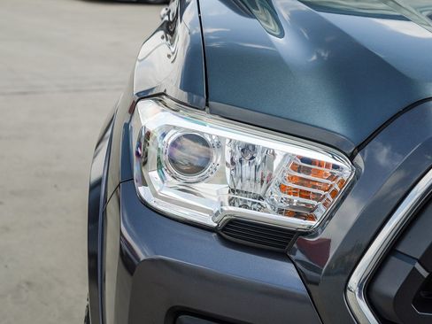 Certified 2020 Toyota Tacoma SR5 RWD image 9