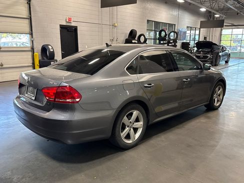Used 2014 Volkswagen Passat 1.8T SE FWD image 4