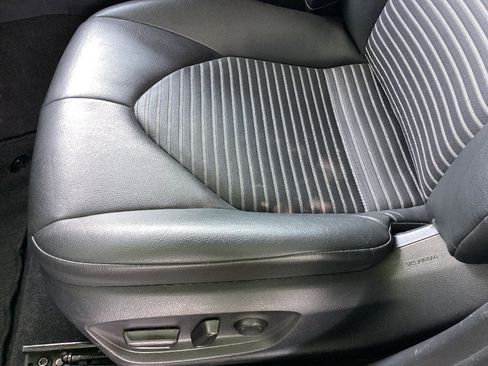 Used 2024 Toyota Camry SE FWD image 12