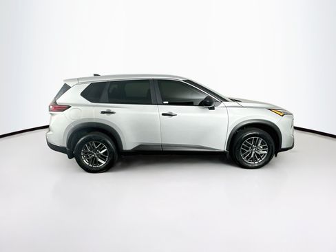 Used 2025 Nissan Rogue S FWD image 10
