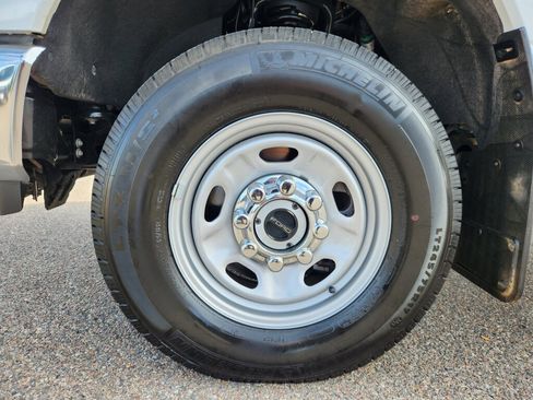 Used 2024 Ford F250 XL w/ XL Chrome Package image 14