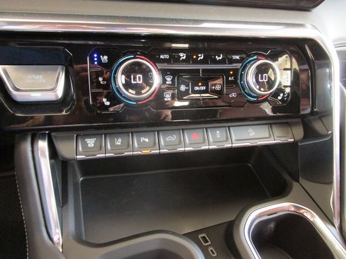New 2026 GMC Sierra 2500 Denali Ultimate AWD/4WD image 37