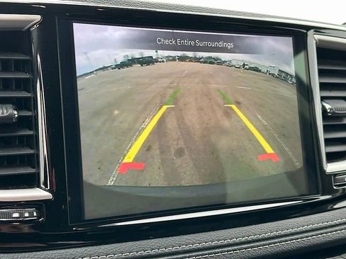 Used 2024 Chrysler Pacifica Limited FWD image 29