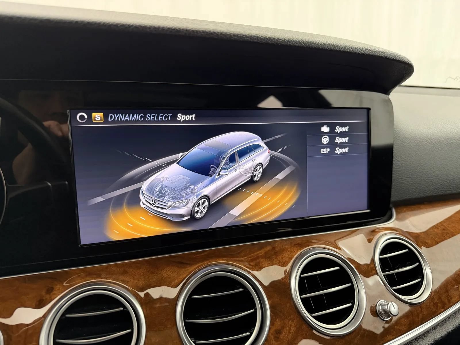 Used 2019 Mercedes-Benz E 450 4MATIC Wagon image 29
