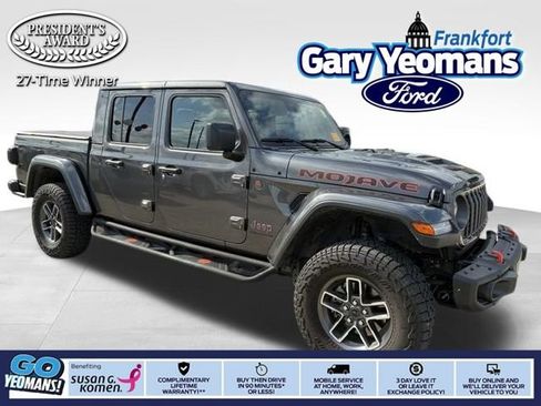 Used 2025 Jeep Gladiator Mojave image 1