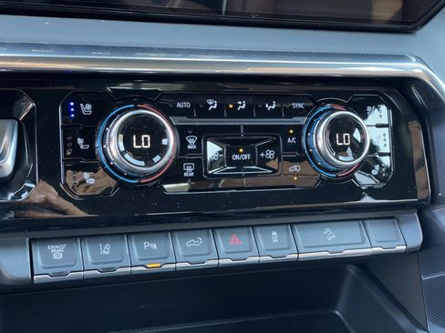 New 2026 GMC Sierra 2500 Denali Ultimate w/ Max Trailering Package image 16