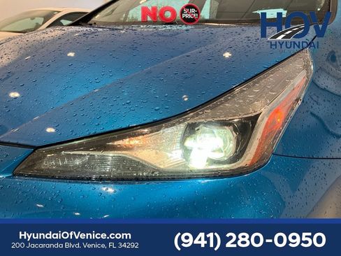 Used 2022 Toyota Prius LE FWD image 7