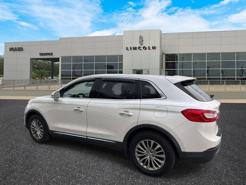 Used 2018 Lincoln MKX Select w/ Select Plus Package FWD image 5