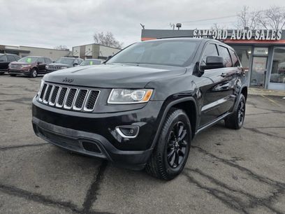 Used 2014 Jeep Grand Cherokee Laredo w/ 18" Wheel & 8.4" Radio Group