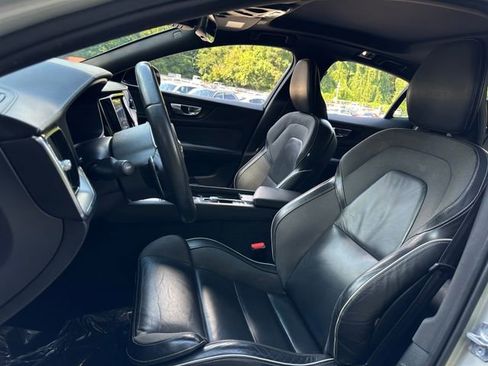Used 2020 Volvo S60 T5 R-Design image 13