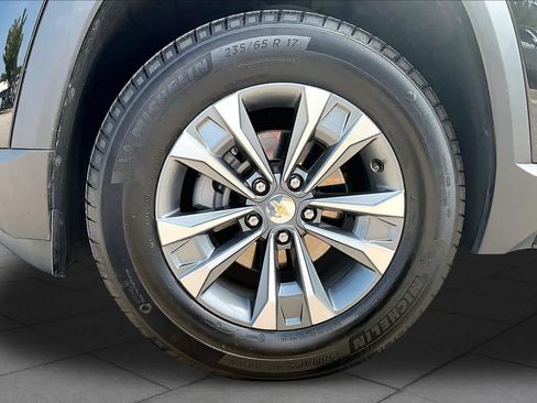Used 2025 Chevrolet Equinox LT w/ Convenience Package II AWD/4WD image 10