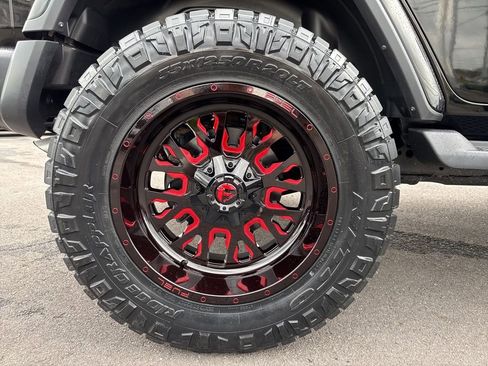 Used 2020 Jeep Wrangler Unlimited Sahara AWD/4WD image 11