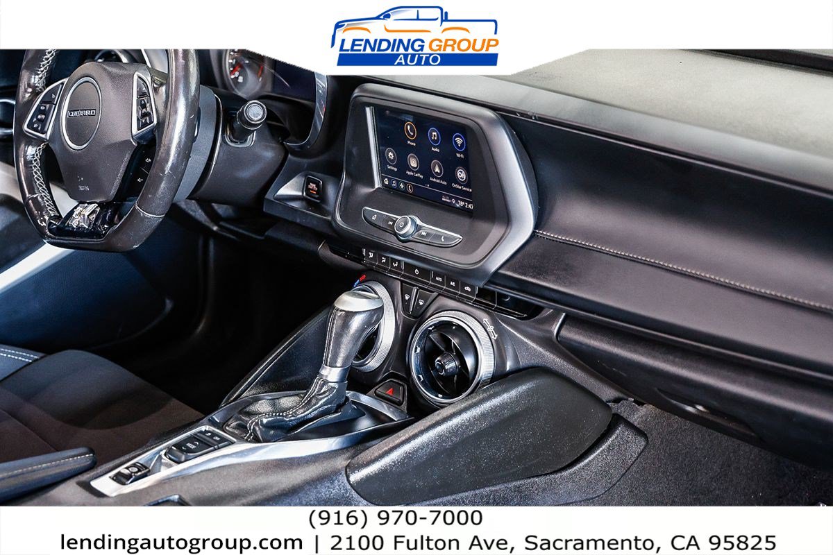 Used 2019 Chevrolet Camaro LT RWD image 11