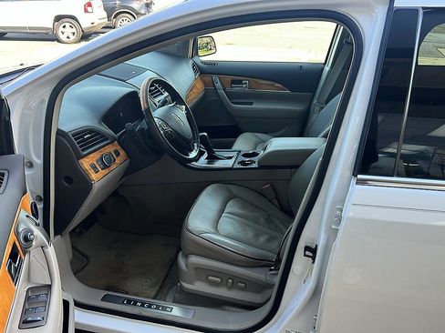 Used 2015 Lincoln MKX FWD w/ Equipment Group 102A image 17