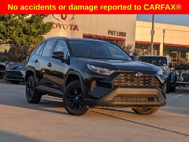 Used 2025 Toyota RAV4 XLE FWD image 2