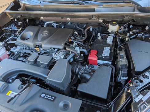 Used 2025 Toyota RAV4 LE image 20