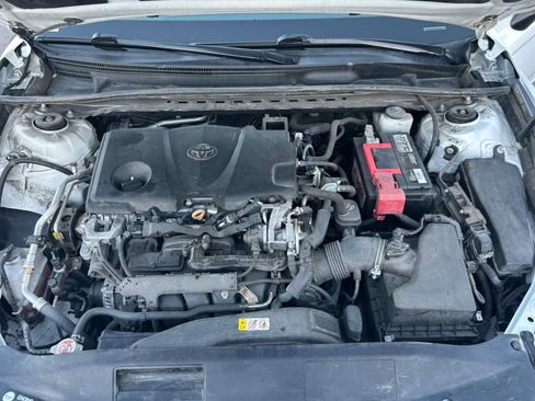 Used 2020 Toyota Camry SE w/ Cold Weather Package image 20