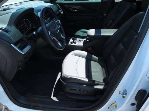 Used 2024 GMC Terrain SLT w/ Tech Package AWD/4WD image 12