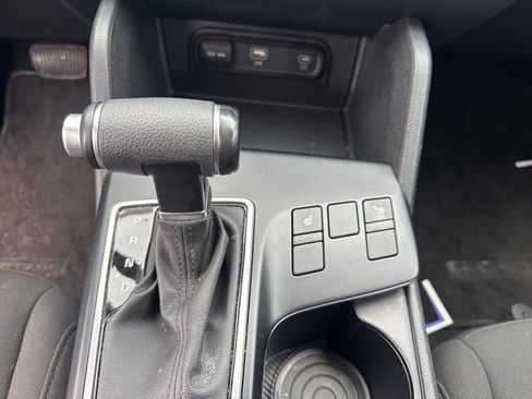 Used 2025 Kia Sportage LX image 13