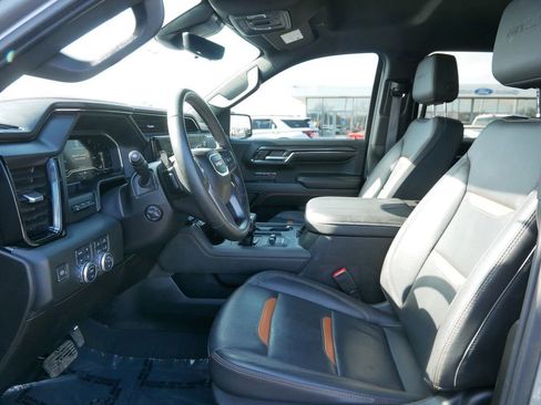 Used 2024 GMC Sierra 1500 AT4 w/ Technology Package image 7