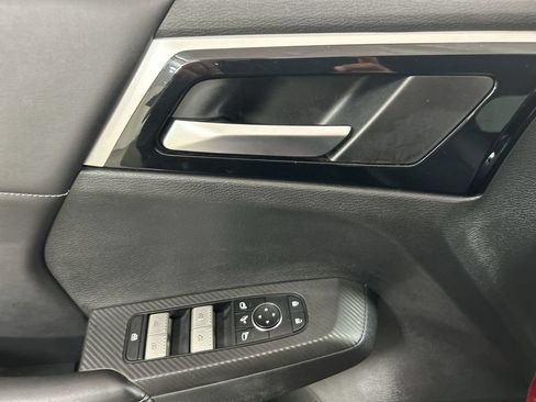 Used 2023 Mitsubishi Outlander SE AWD/4WD image 11