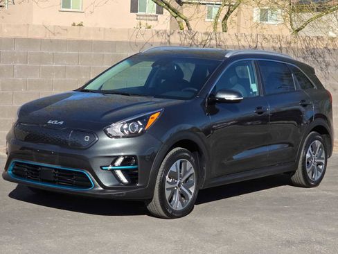 Used 2022 Kia Niro EX image 5