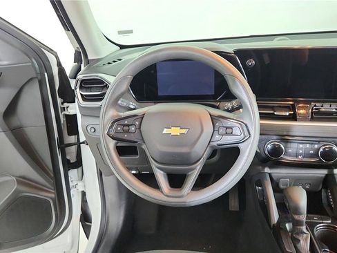 Used 2025 Chevrolet TrailBlazer LT FWD image 19