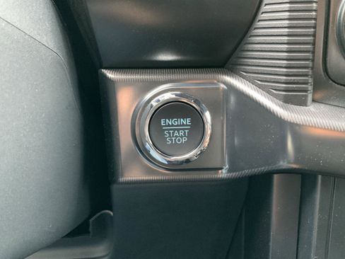 Used 2025 Ford F150 Raptor image 39