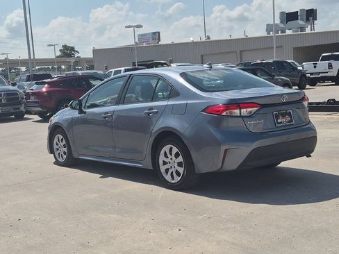 Used 2023 Toyota Corolla LE FWD image 4