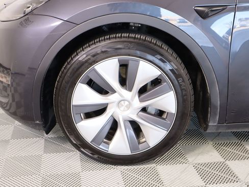 Used 2024 Tesla Model Y Long Range image 15