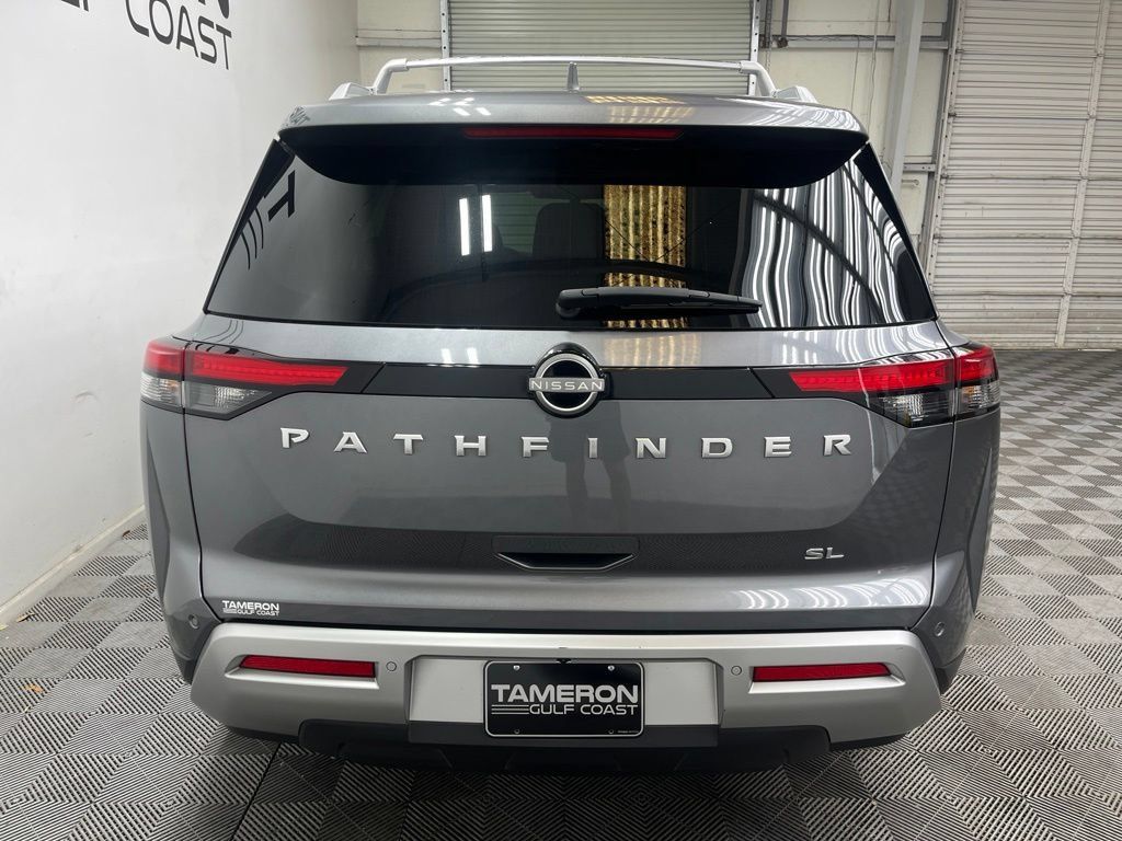Used 2025 Nissan Pathfinder SL FWD image 10