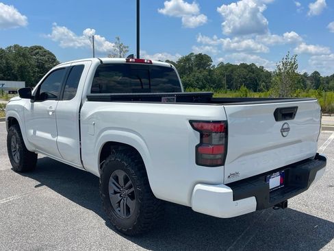 Used 2025 Nissan Frontier SV RWD image 19