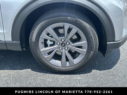 Used 2025 Ford Explorer Active w/ Active Comfort Package AWD/4WD image 12