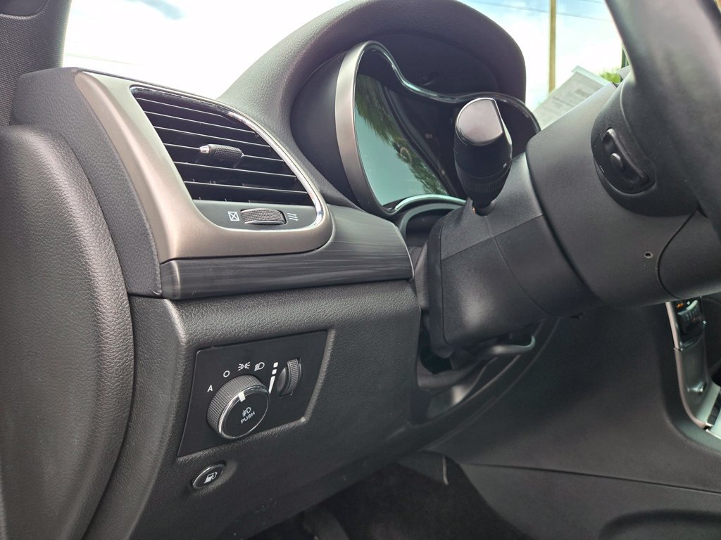 Used 2019 Jeep Grand Cherokee Altitude RWD image 23