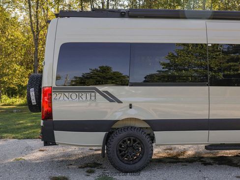 Used 2025 Mercedes-Benz Sprinter 2500 image 10