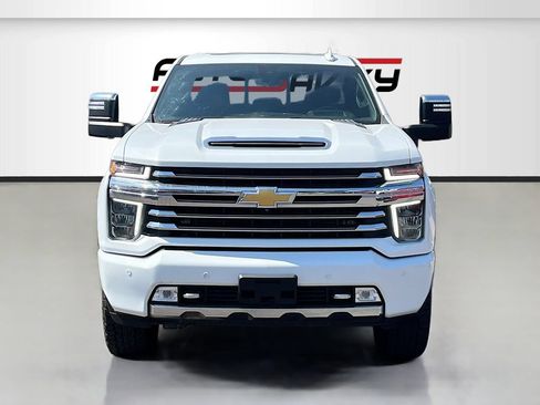 Used 2023 Chevrolet Silverado 3500 High Country w/ Technology Package AWD/4WD image 2