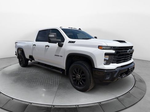 Used 2025 Chevrolet Silverado 2500 Custom w/ Custom Value Package AWD/4WD image 3